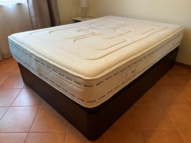 Cama de casal de arrumação de 140x190, sommier estofado e colchão Bultex
