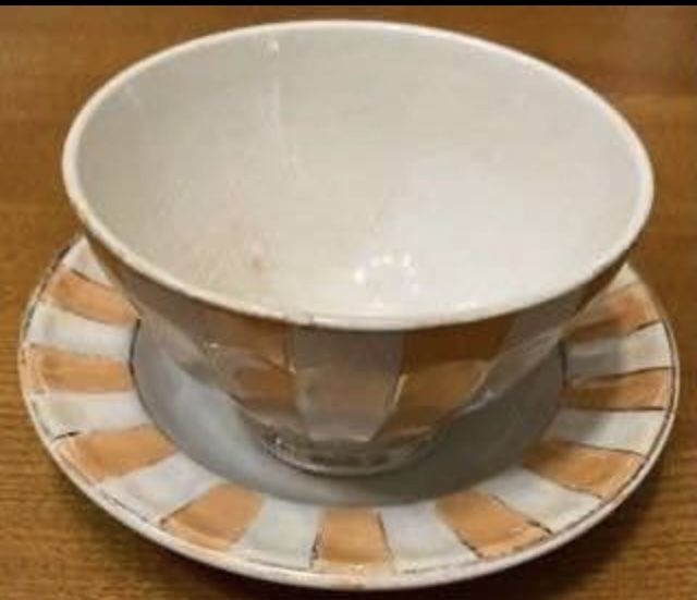 Tigela com pires de Sacavém