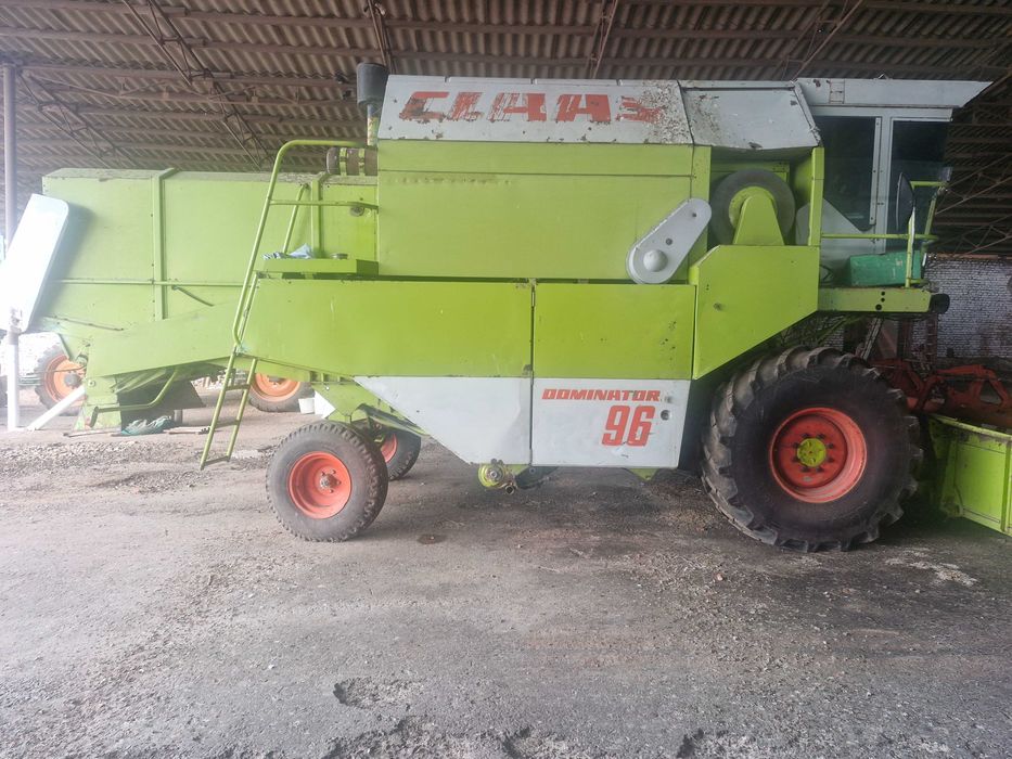Клас комбаїн 96 домінатор