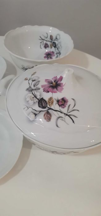 Serviço Vista Alegre–(travessa, terrina, saladeira, prato)-anos 60/70