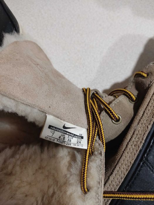 Buty damskie zimowe Nike rozmiar 38 EUR/24 CM, beżowe