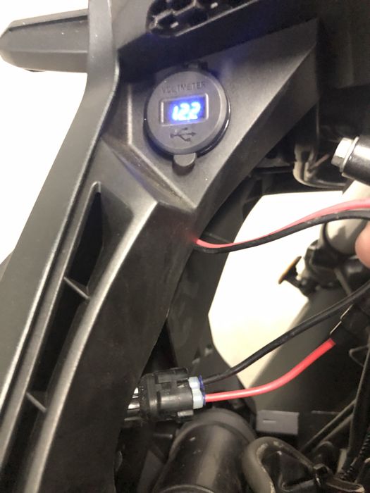 Tomada elétrica Samitomo de 2 pinos