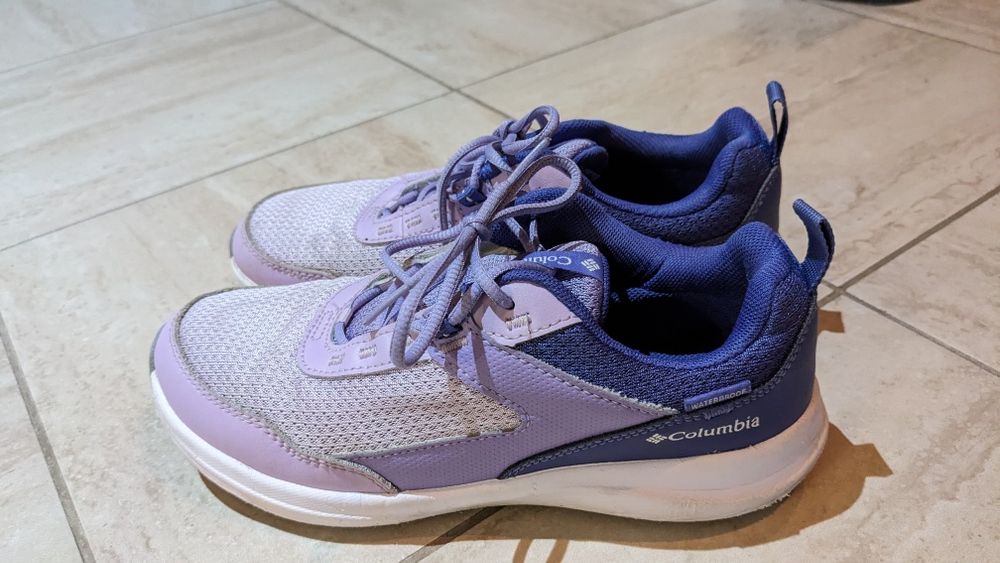 Buty trekingowe dziewczęce w rozmiarze 35