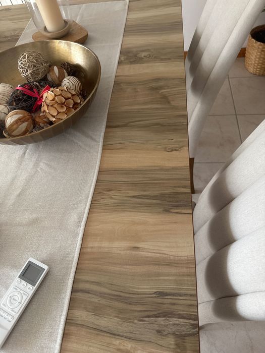 Conjunto mesa e cadeiras