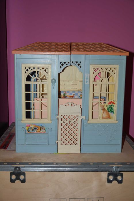 Brinquedo, Casa da Barbie em bom estado