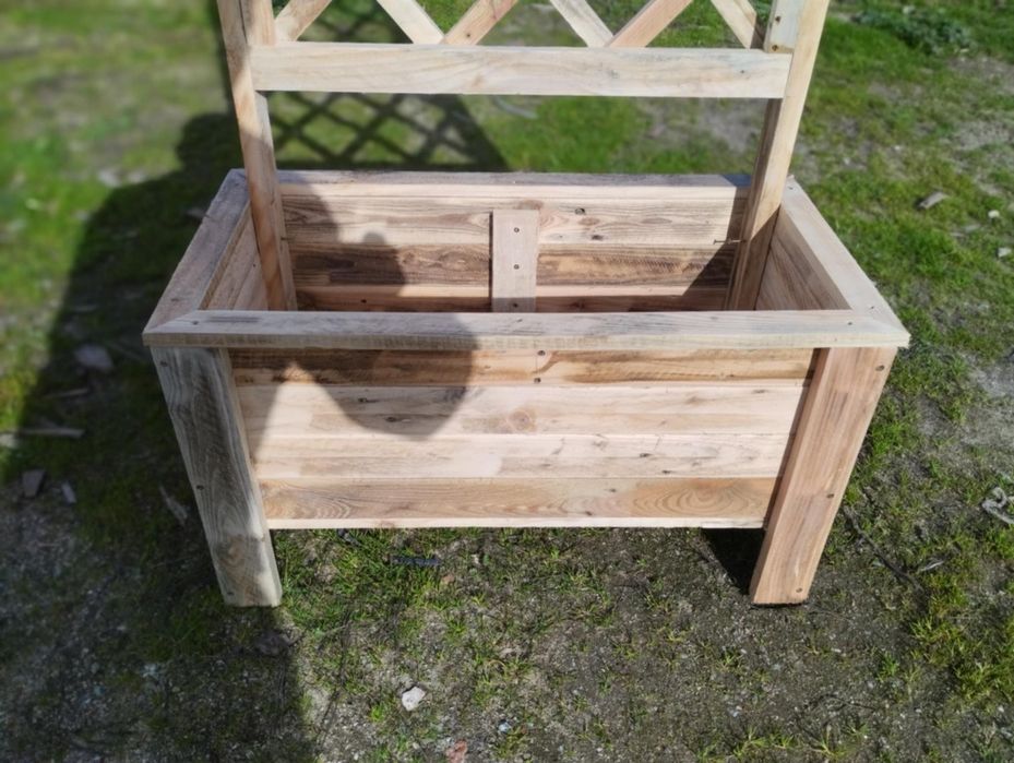 Floreira com trelica