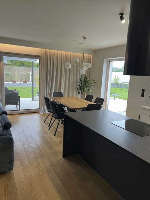 Dom 156 m² | działka 735 m² | PV 6 kW + magazyn 10 kWh | garaż + wiata dwustanowiskowa