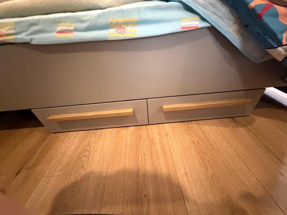 Conjunto Cama e mesinha cabeceira e colechao 212x126