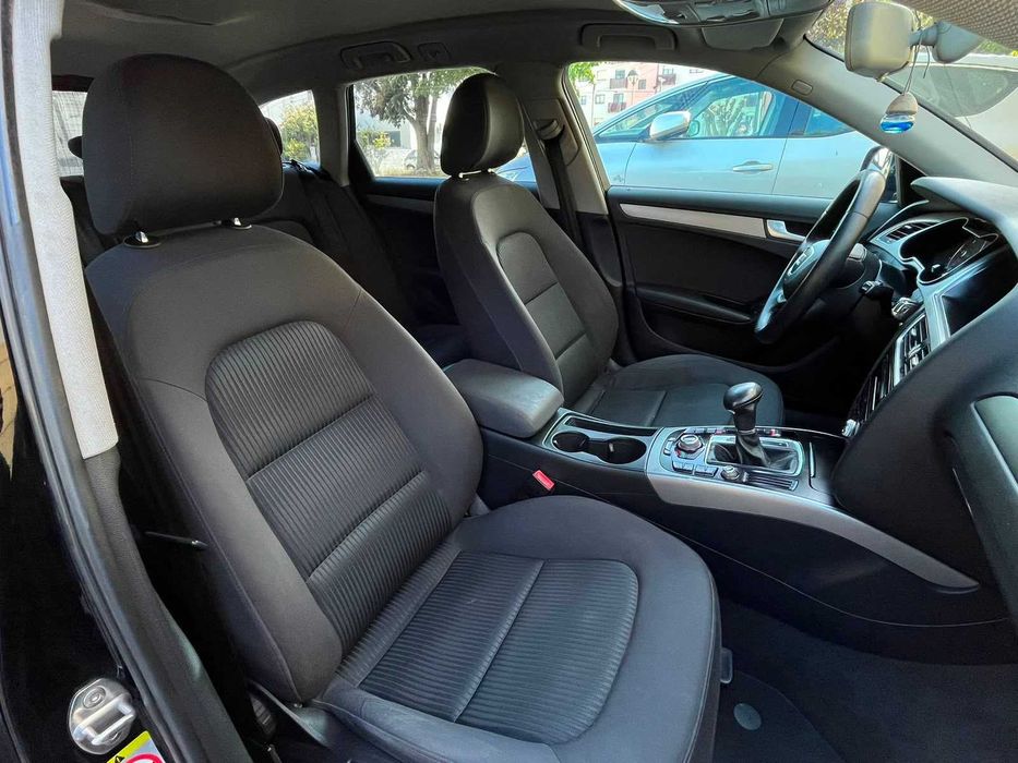Audi A4 Avant 2.0 TDI 150cv (2013) - Look RS4 - Automática