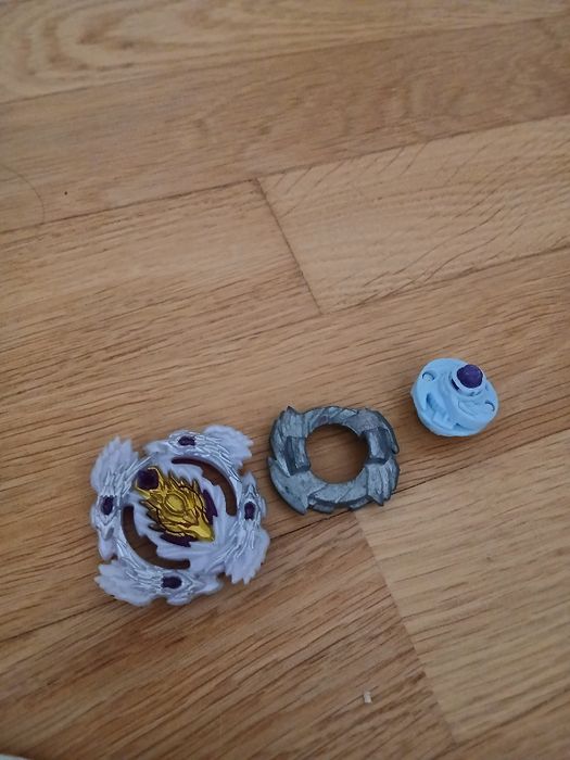 Luinor L4 Hasbro Beyblade