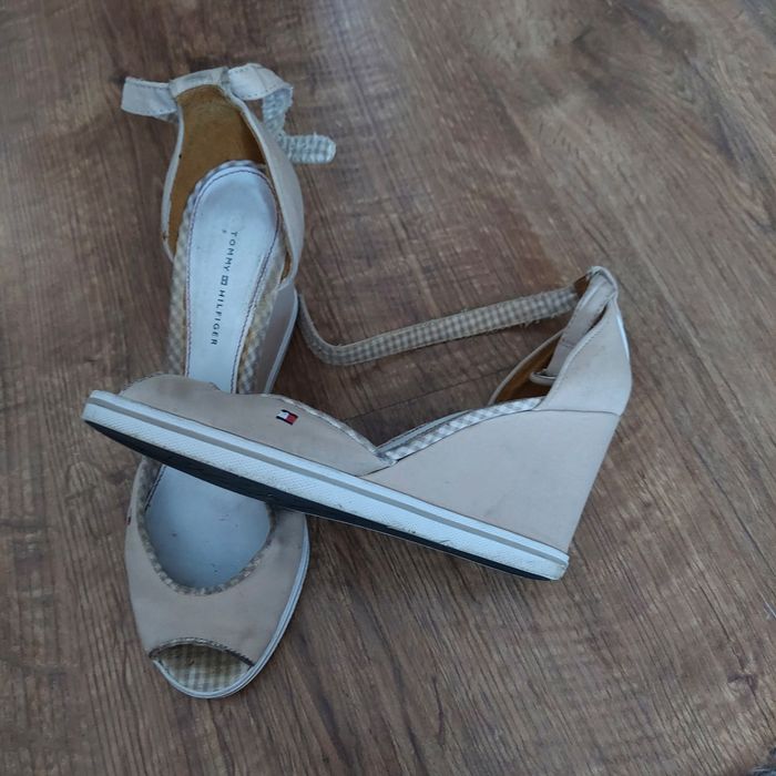 Buty letnie TOMMY HILFIGER 39