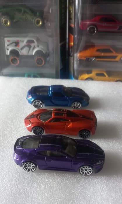 Conjunto 3 Hot Wheels Porsche GT , pagani & aston martin