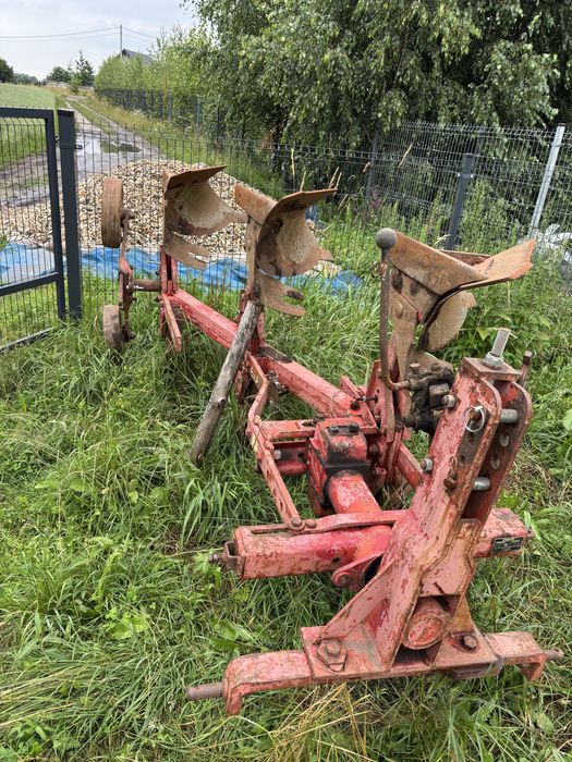 Pług Kronne halla 3 skibowy obrotowy