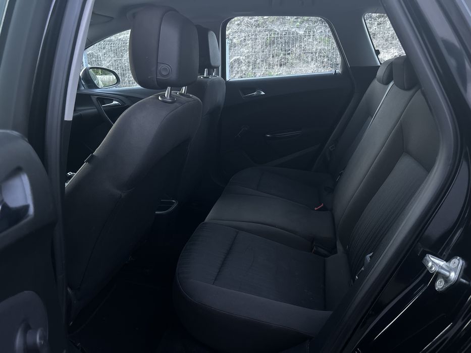 Opel Astra J 2011r 1.4 benzyna  Zadbany