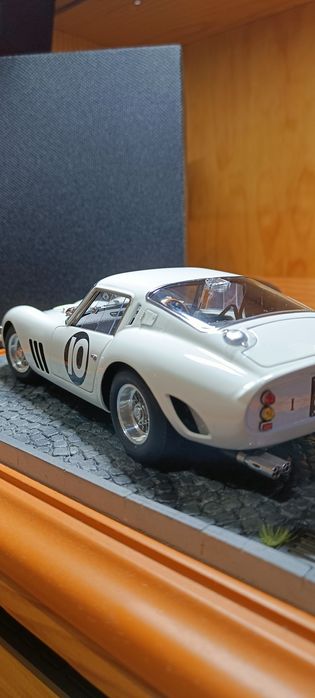 Ferrari 250 GTO, Tourist Trophy 1962, #10 (1:18) - CMC