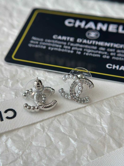 Kolczyki Chanel Double C