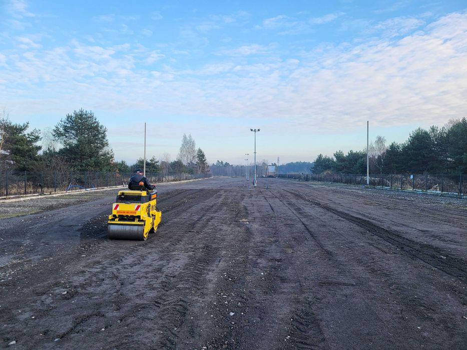 Roboty ziemne koparką, wyburzenia, budowa parkingów, dróg, podbudowy