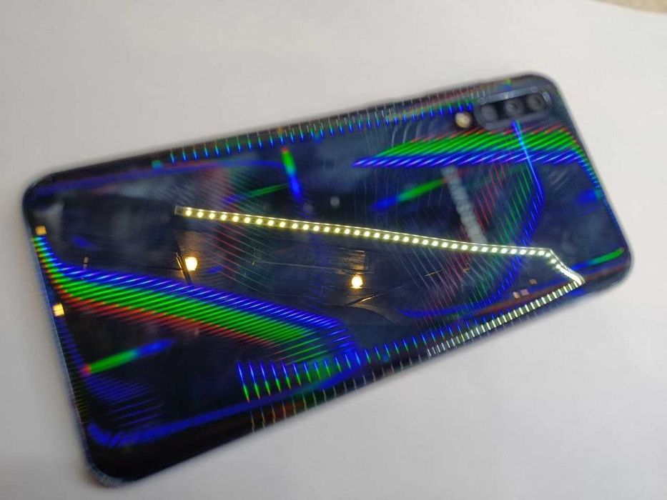 Смартфон Samsung A50