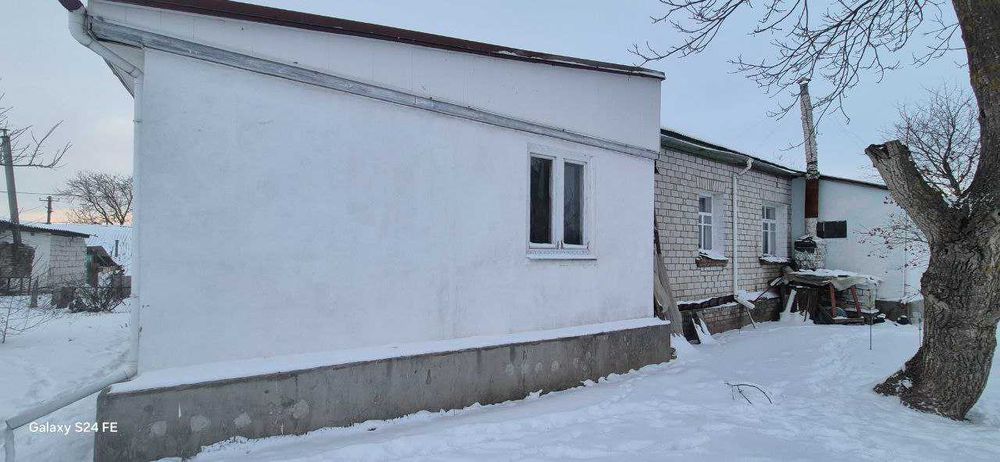 Продам півбудинку с. Гоголів