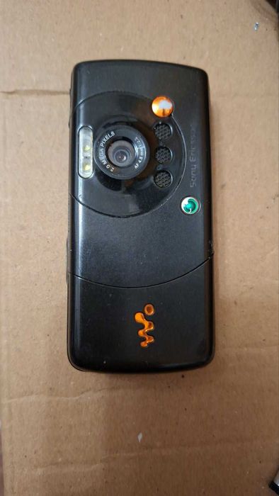 Sony Ericsson W810i  в комплекті