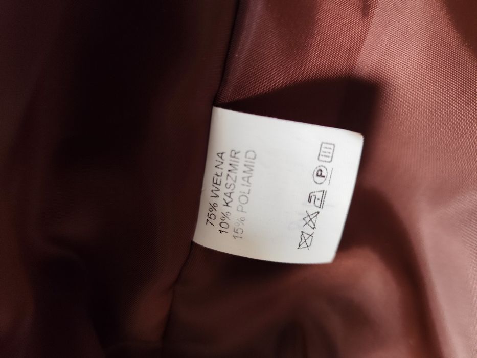 Płaszczyk  zimowy z guzikami i kapturem