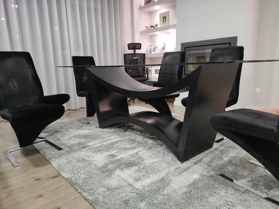 Mesa sala de jantar madeira preta + vidro, com 6 cadeiras