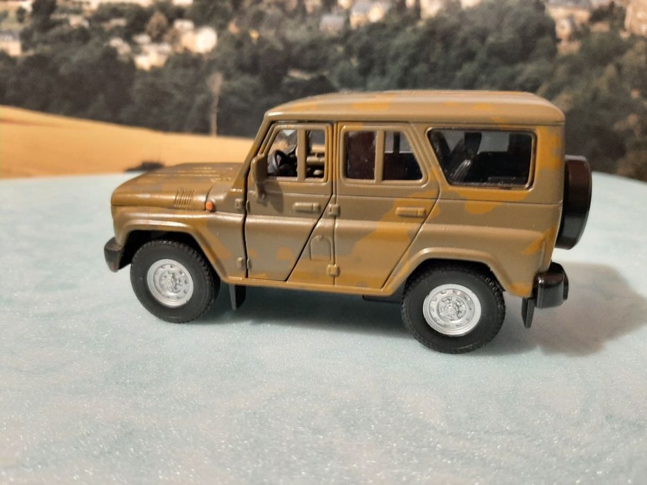 Модель Уаз 3152.Масштаб 1/36.