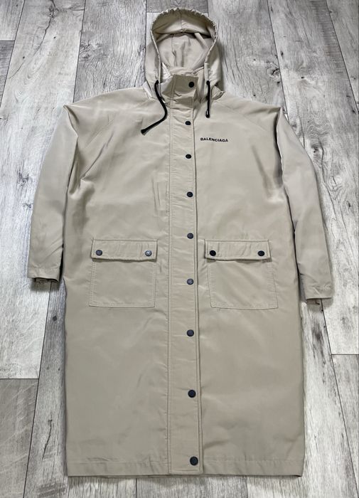 Balenciaga ветровка плащ L-XL размер бежевая с принтом