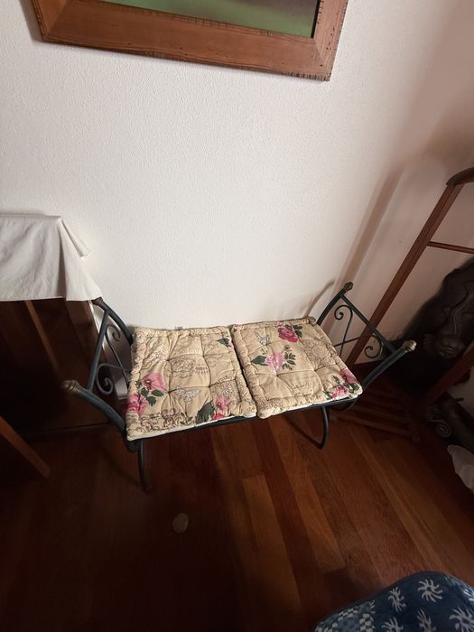 Mobilia de quarto antiga em ferro