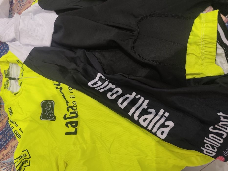 Equipamento T-shirt+Calções Giro de Itália