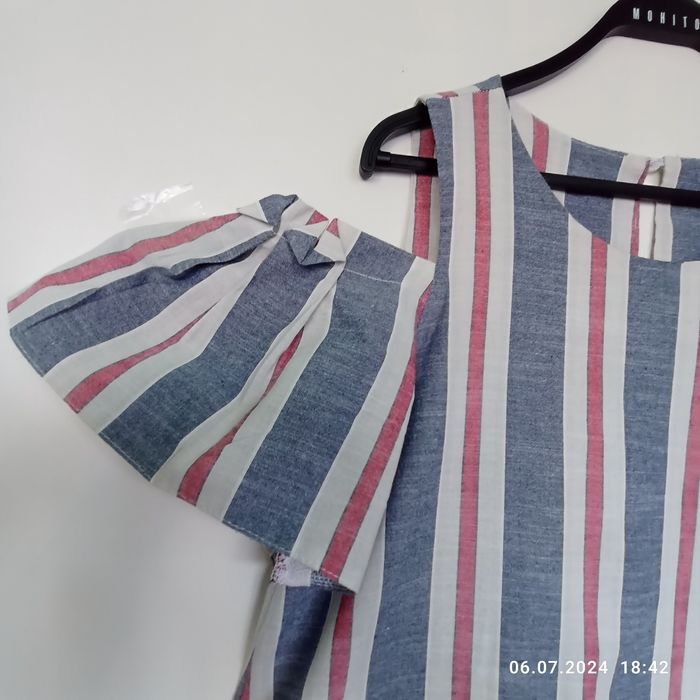 Szykowna lniana sukienka w paski z kieszeniami. Rozmiar M.