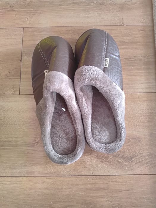 Ciepłe męskie kapcie roz.około 45