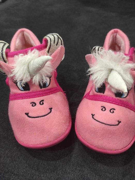 Kapcie dla dziewczynki 27