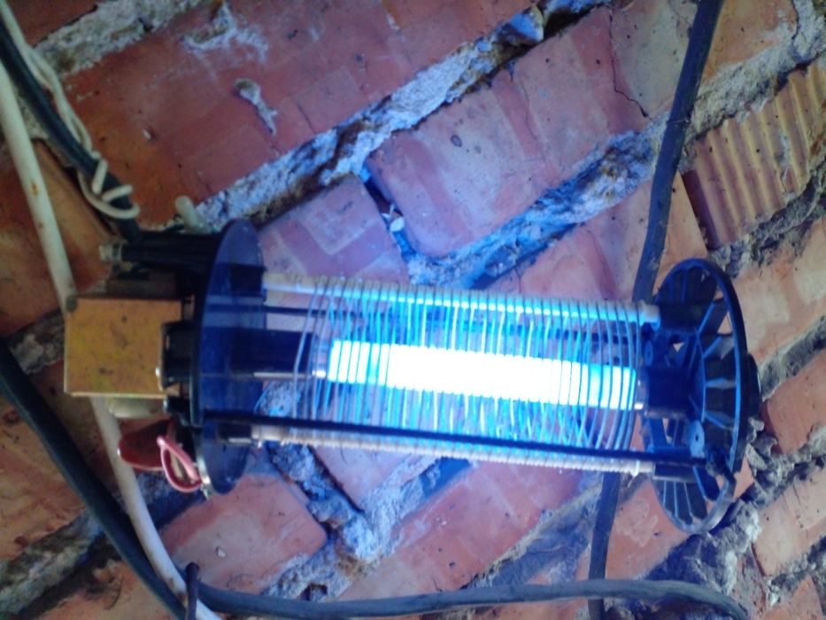 Лампа ловушка для комаров