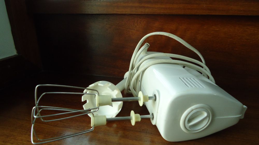 Varinha e batedeira eléctrica vintage numa só peça