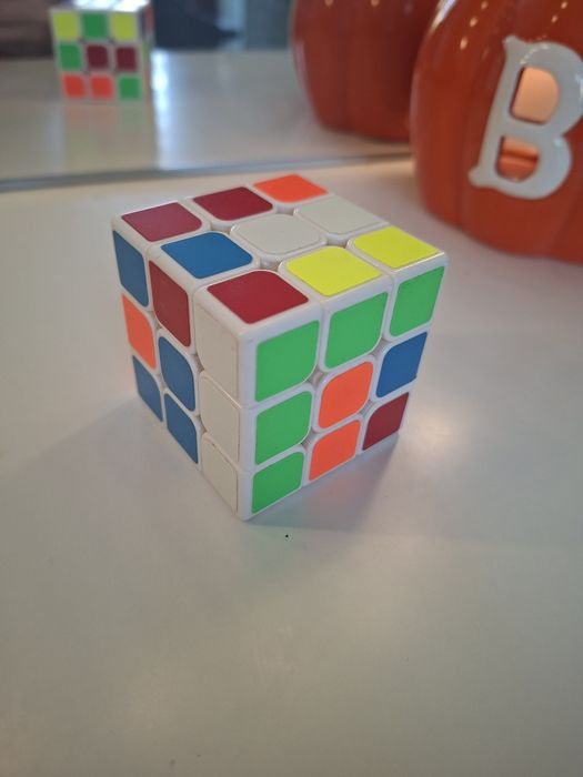 Kostka Rubik's polecam