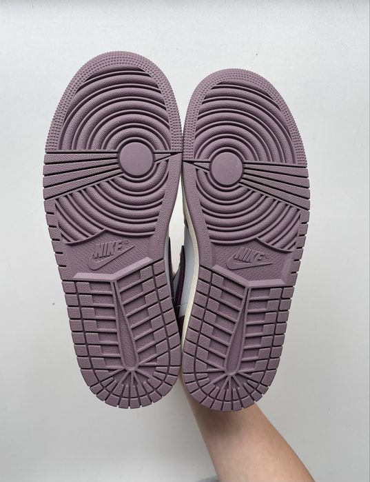 Кросівки Nike Air Jordan 1 Mid 'Sky J Mauve'