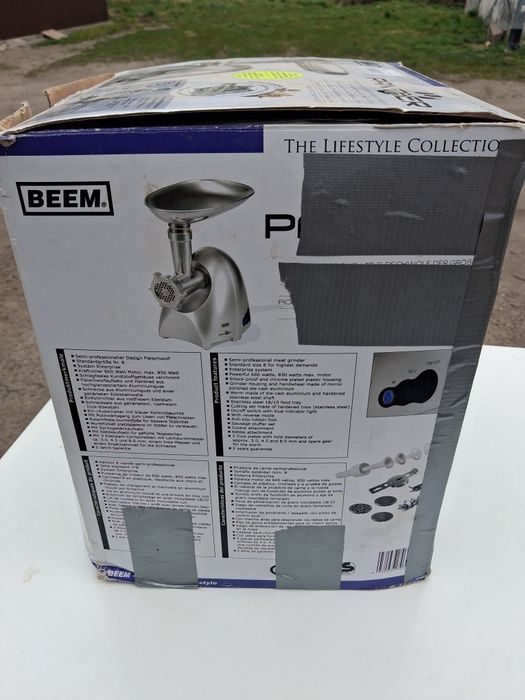 Dwie maszynki do mielenia