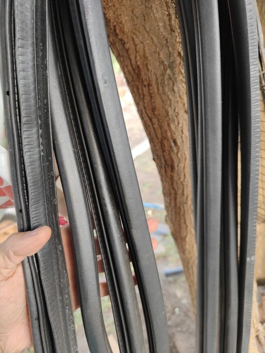 Уплотнитель двери outlander 3