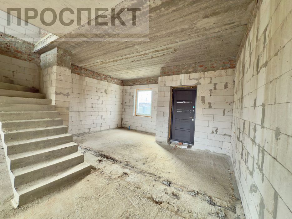Продам сучасний ТАУНХАУС вул. Кринична.  БЕЗ КОМІСІІ.
