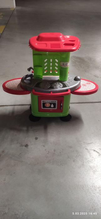 Zabawkowa kuchnia + zabawkowe naczynia
