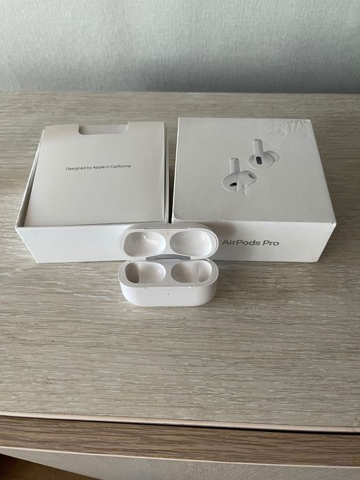 Зарядний кейс, футляр від Apple AirPods Pro