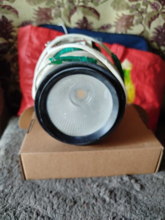 Продам потужний прожектор