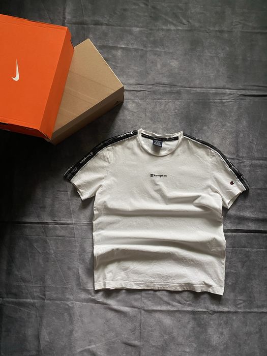 Футболка Champion на лампасах