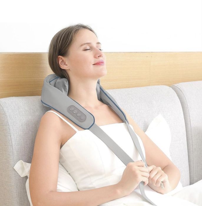 Масажер для шиї, спини та голови з функцією прогріву