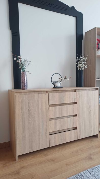 Solidna komoda, pojemna
