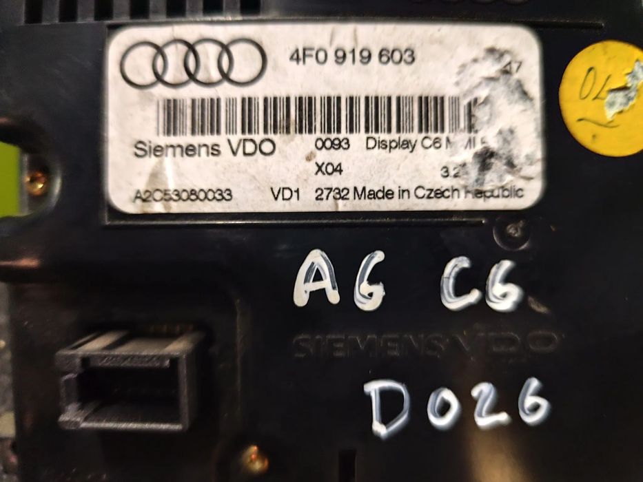 AUDI A6 C6 DISPLAY RADIO - D026