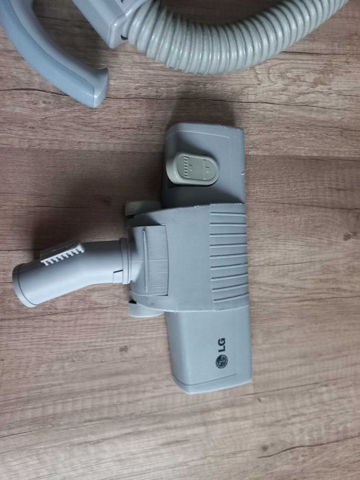 Щетка , труба  для  пылесоса  LG.