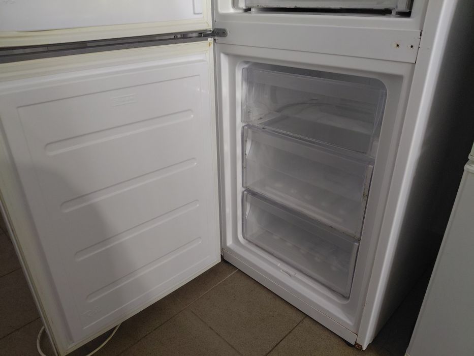 Холодильник Indesit