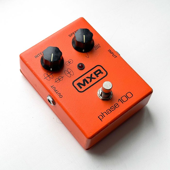 MXR Dyna comp, MXR Phase 100, Mooer A7 Ambiance, Morley Wah, Sonicake Octaver